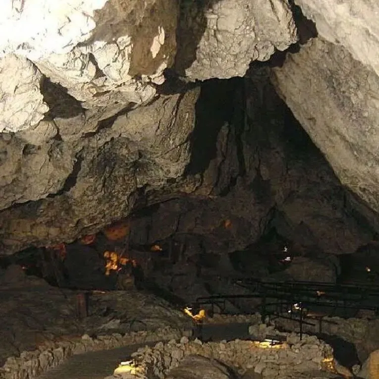 Cueva de las Ventanas (Píñar) con niños: tren turístico y cueva prehistórica